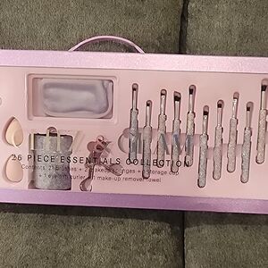 Pink 26-Piece Makeup Brush Set